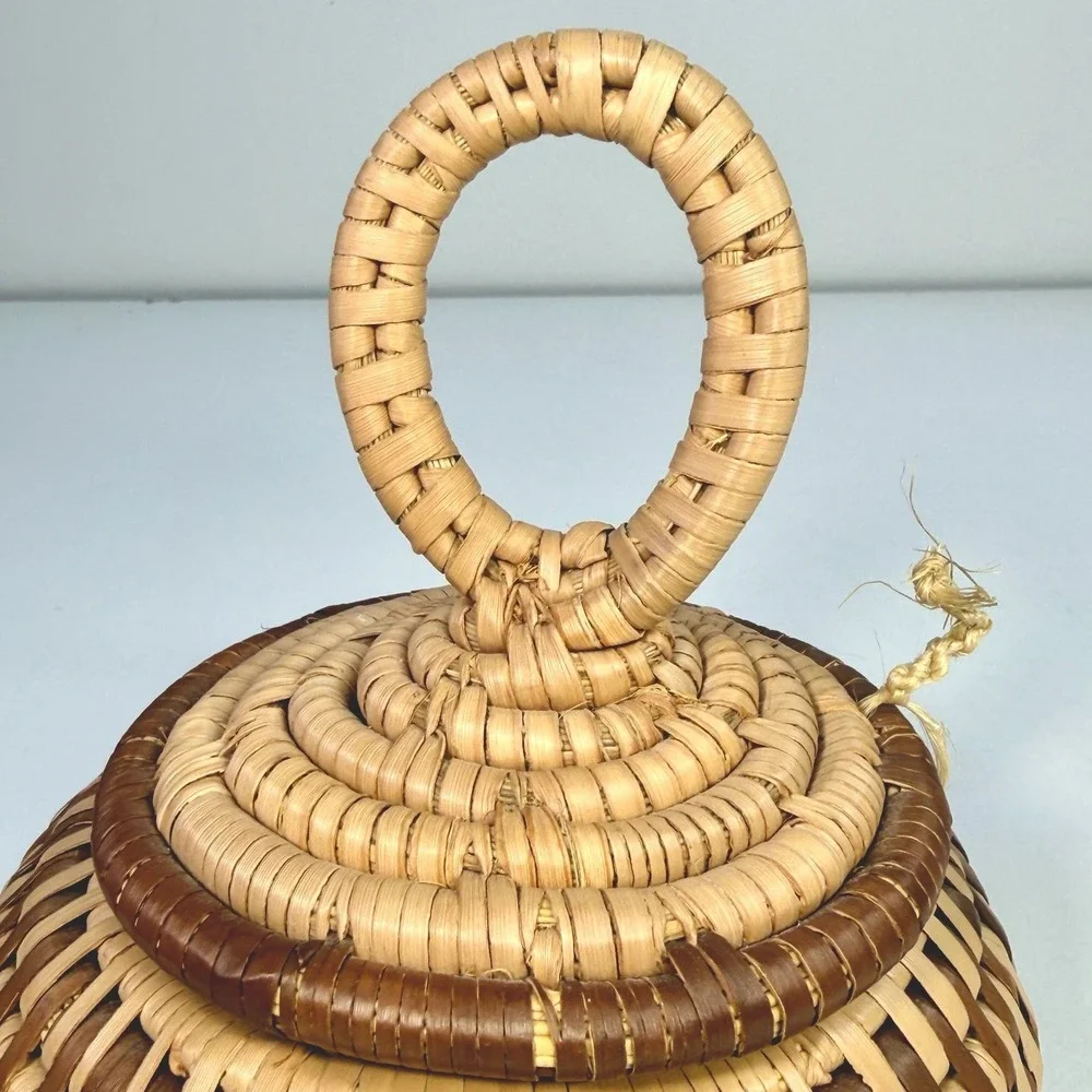 Vintage Handwoven Coiled Lidded Basket Natural Fiber Grass Loop Handle 5.5